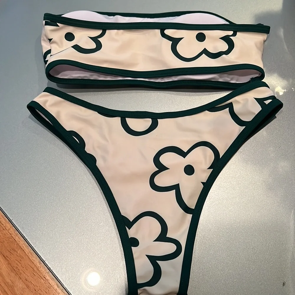 Shein bikini - Picture 2 of 5